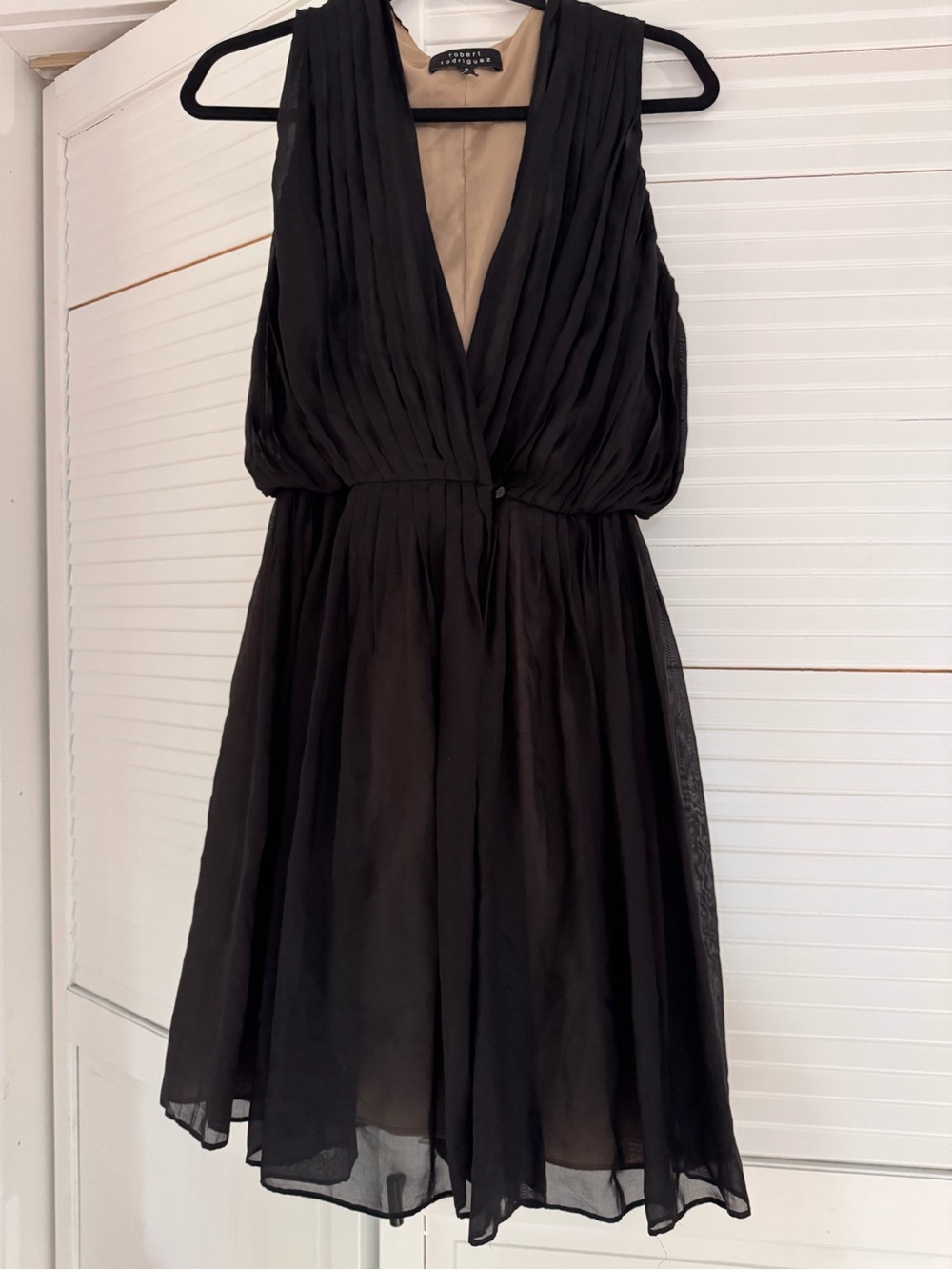 Robert Rodriguez 100% Silk Black Pleated V-Neck Sleeveless Dress
